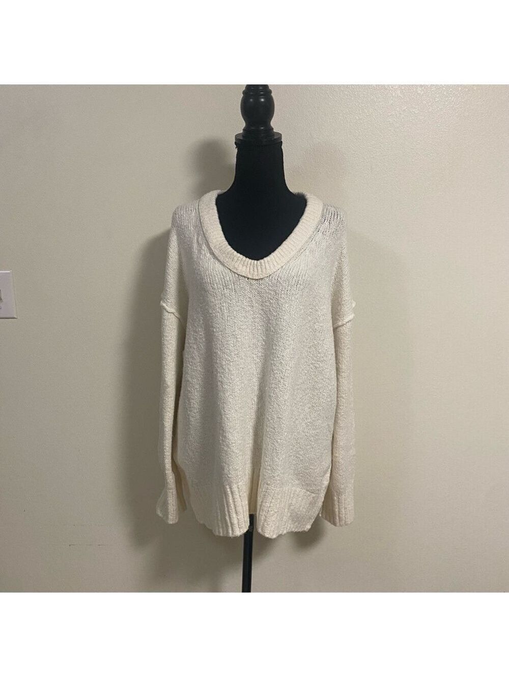 Free People Sweater Women’s Size XS White V-Neck Oversized Sweater